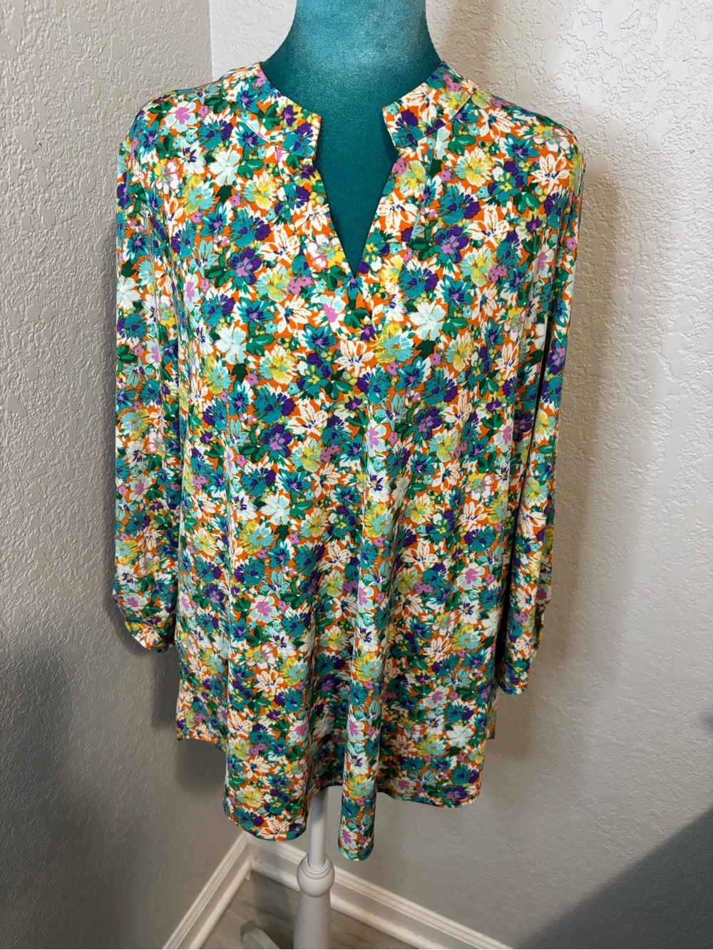 Dear Scarlett Colorful Floral Tunic Blouse - Size Medium